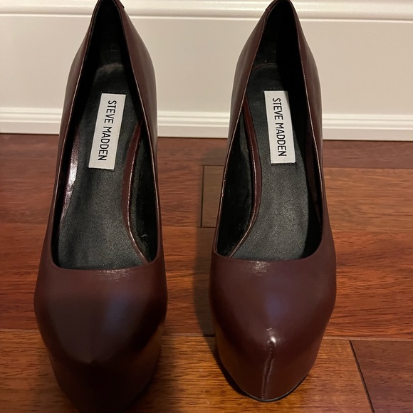 Steve Madden burgundy plum pumps - Picture 2 of 4